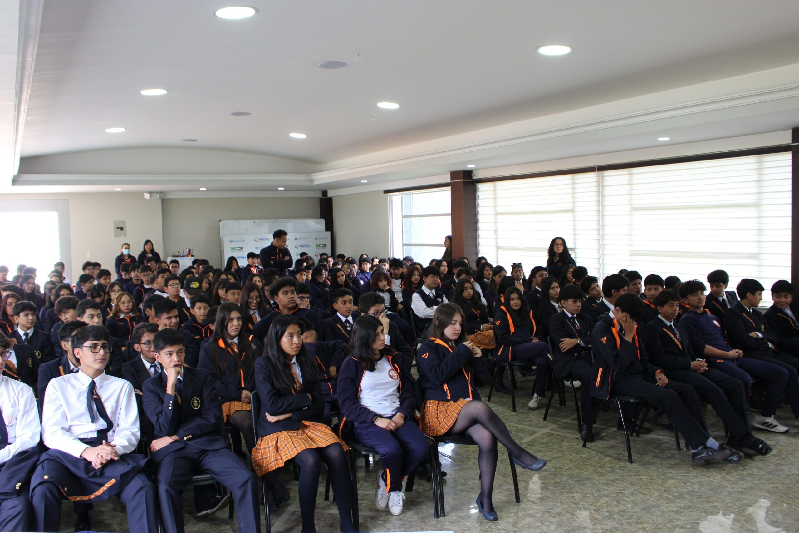 Nuevo Club de Liderazgo en la Unidad Educativa Vigotsky: Formando a los líderes del mañana